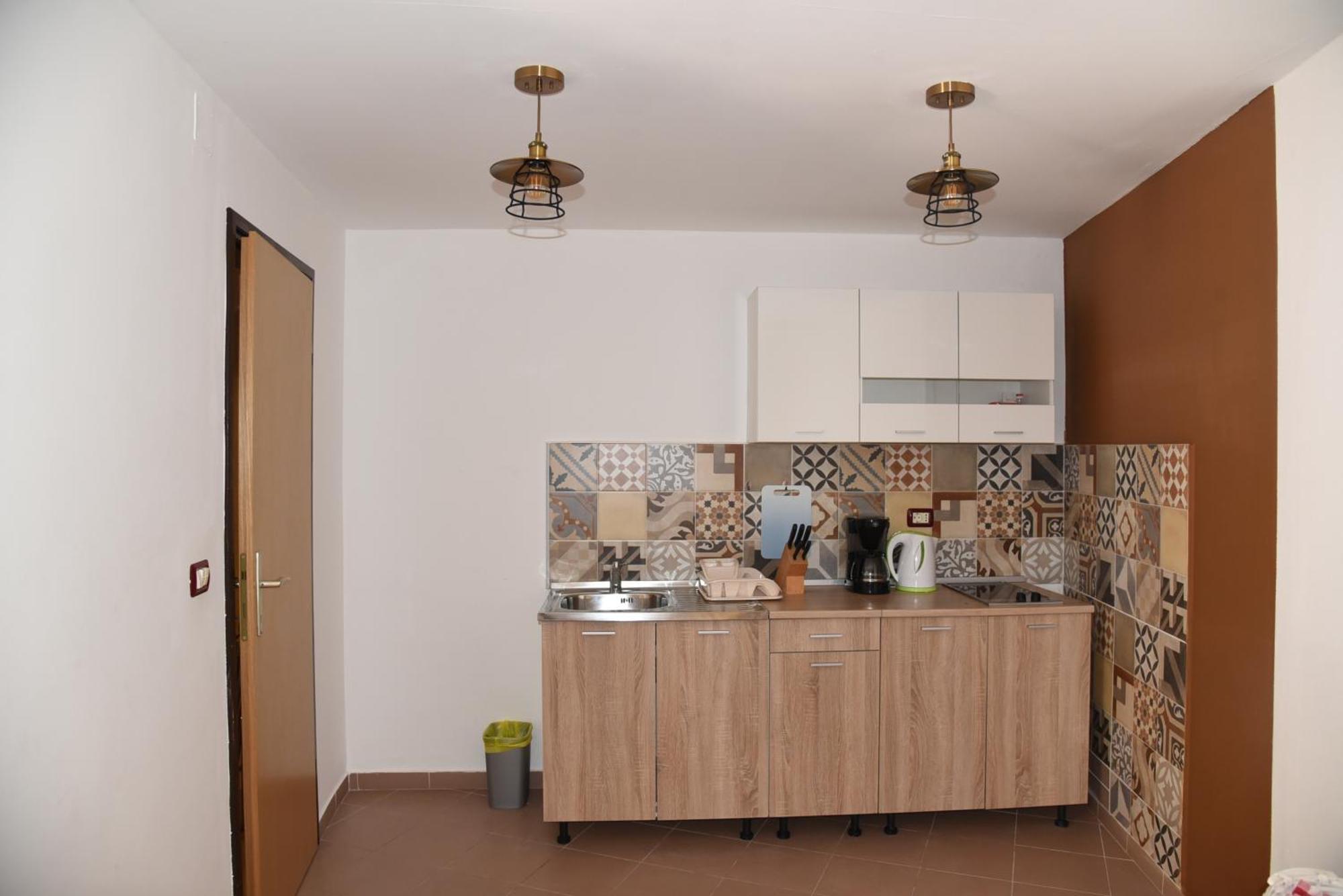 Central Apartments Circolo Ровинь Экстерьер фото