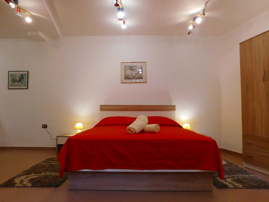 Central Apartments Circolo Ровинь Экстерьер фото