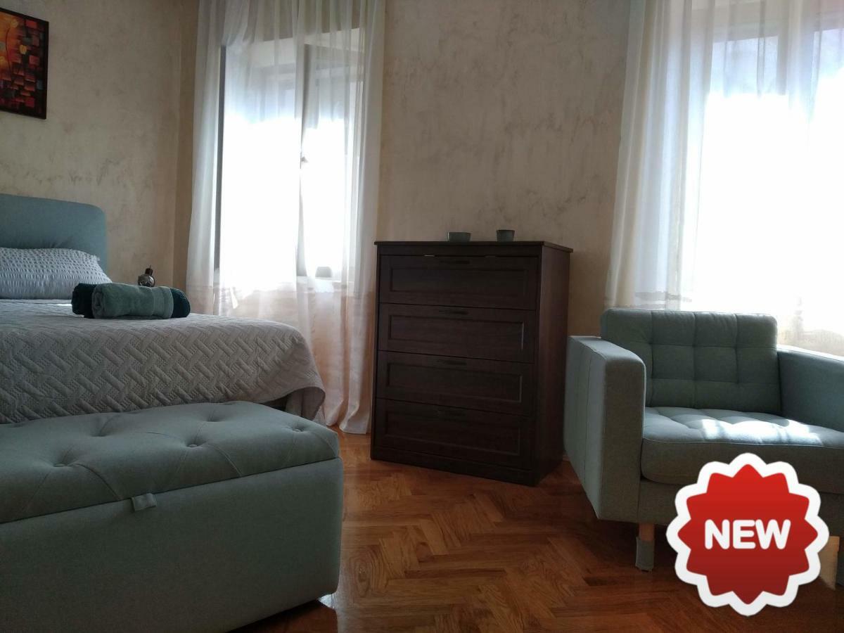Central Apartments Circolo Ровинь Экстерьер фото